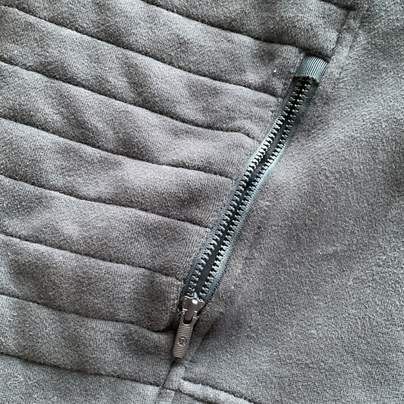 Lululemon Zip up Hoodie. - Picture 4 of 5